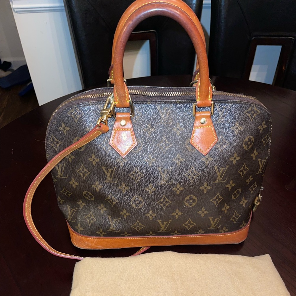 Louis Vuitton Vintage Alma